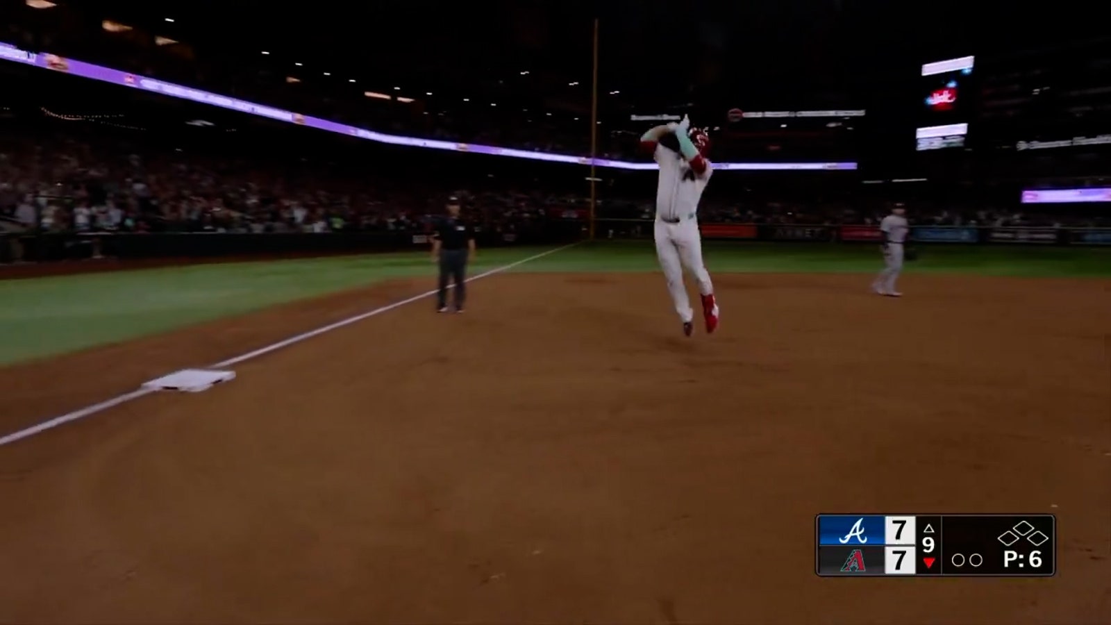 Diamondbacks' Eugenio Suárez crushes four home runs vs. Braves